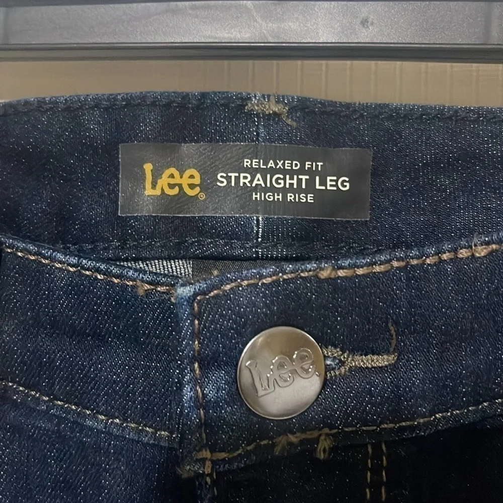 NWT LEE Women's Jeans Relaxed Fit Straight Leg High Rise Size 4 - Picture 4 of 11